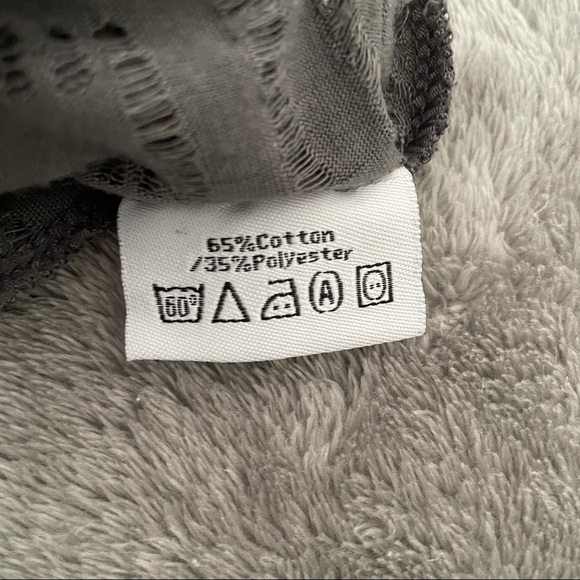 Mad Style Sleeveless Asymmetrical Open Front Cardi - Picture 8 of 10